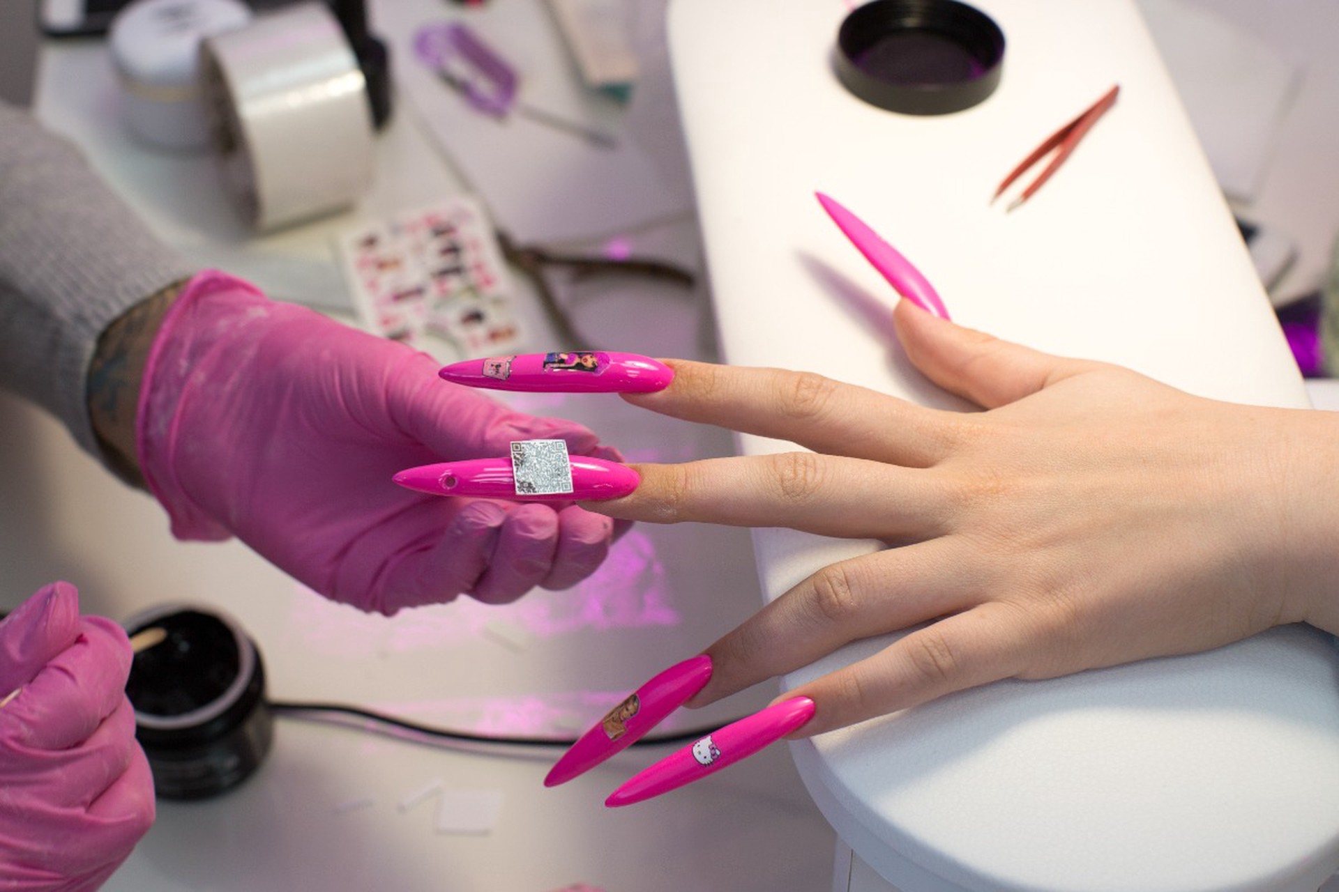 В России предложили ограничить по ГОСТу длину ногтей женщинам