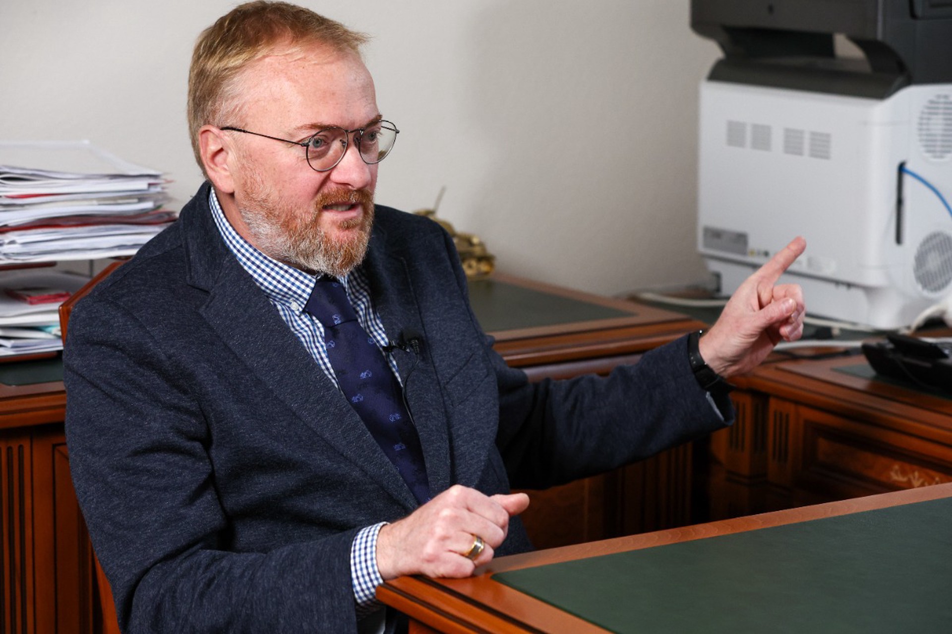 Милонов назвал проститутками женщин, празднующих 8 Марта ради дорогих подарков