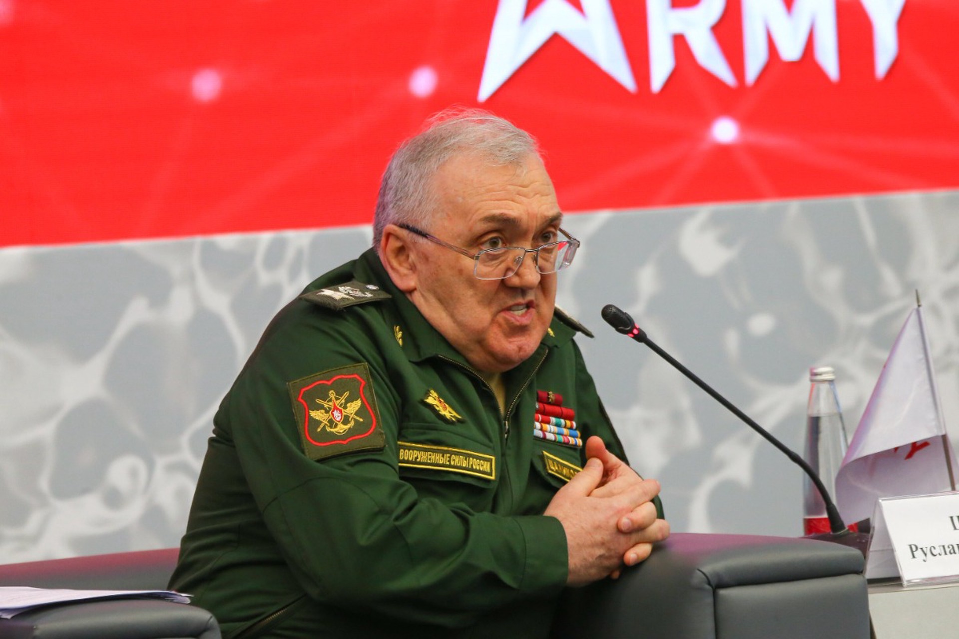 Бывшего первого замминистра обороны обвинили в 15 преступлениях