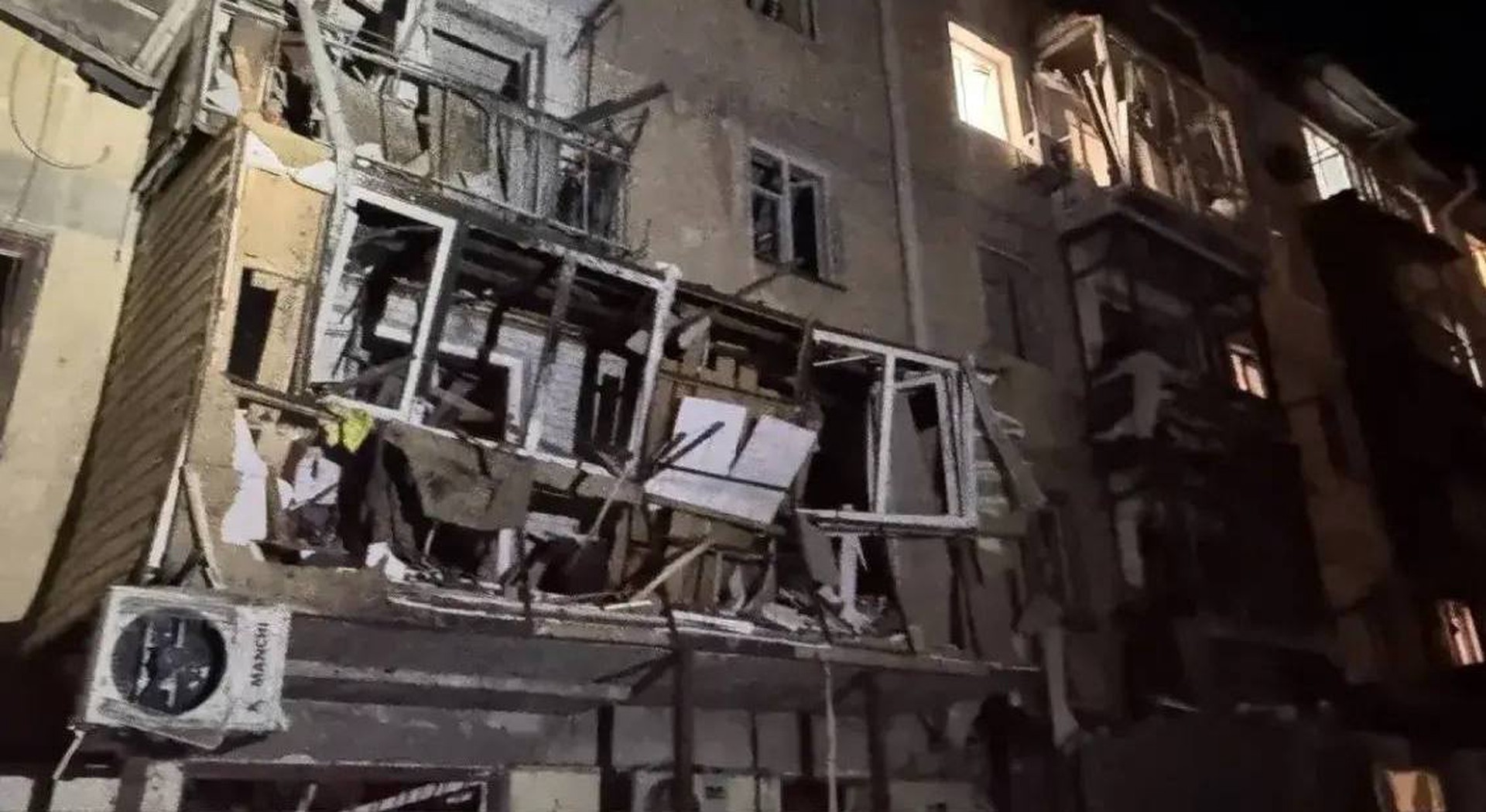 9 человек пострадали из-за падения обломков БПЛА в российском городе