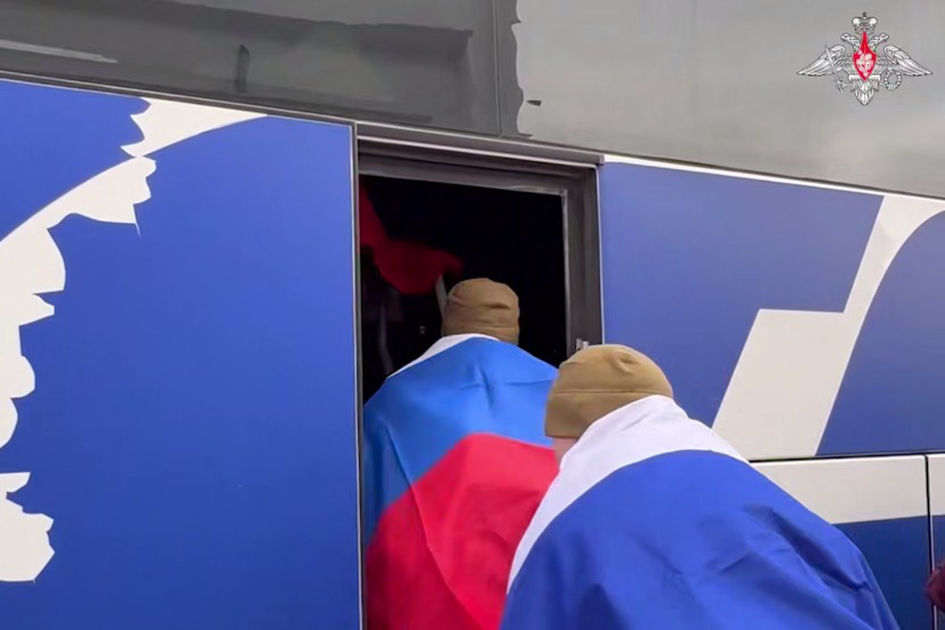 Освобожденный из плена военный рассказал о слезах матери