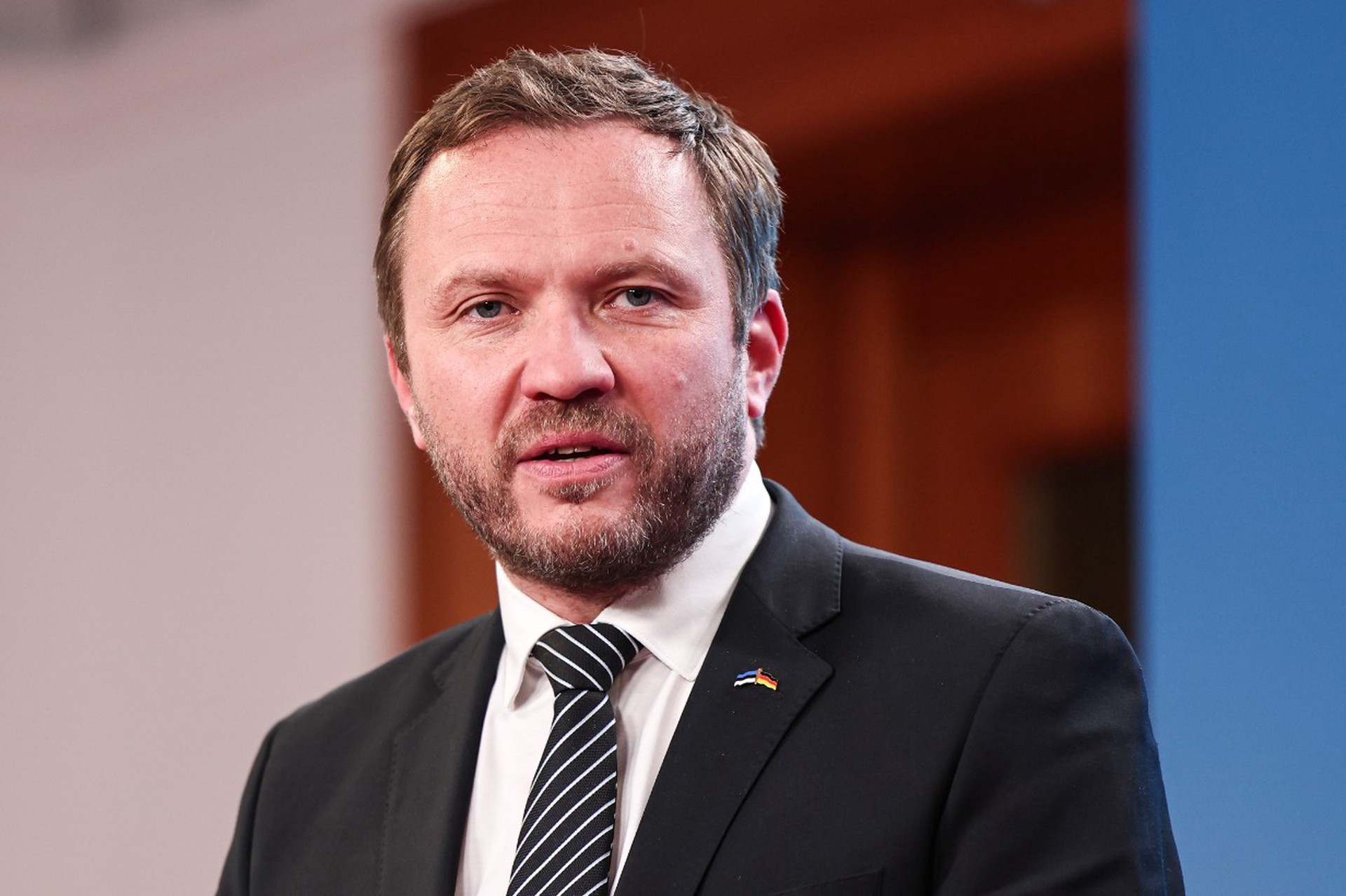 Лай в шалаше: как глава МИД Эстонии хотел напугать лидера Китая, но в итоге испугался сам