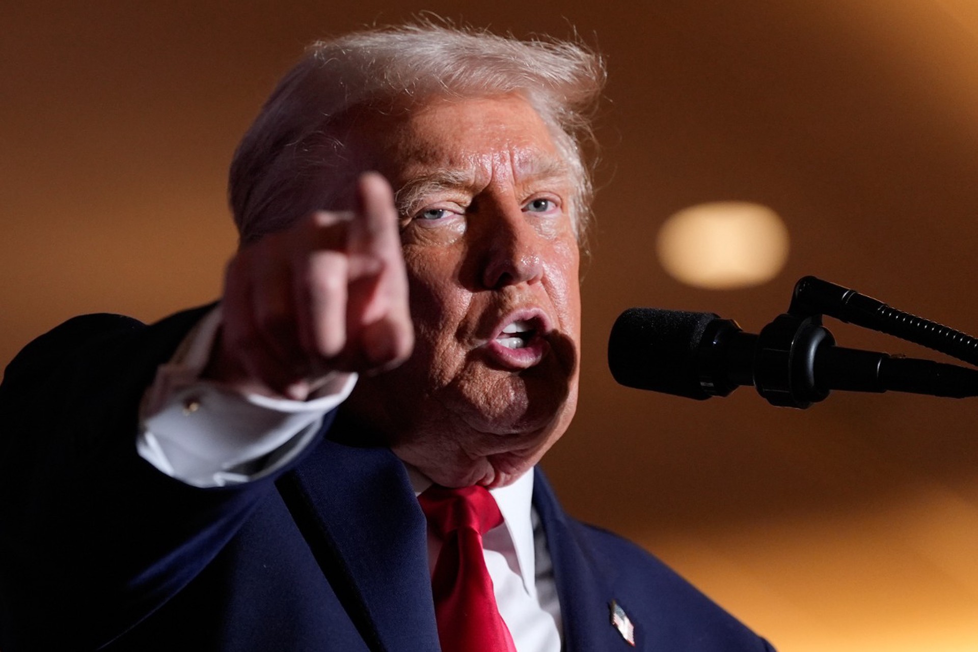 Не про личное поведение: как Трамп предпочел стратегическим военным целям биржевые котировки