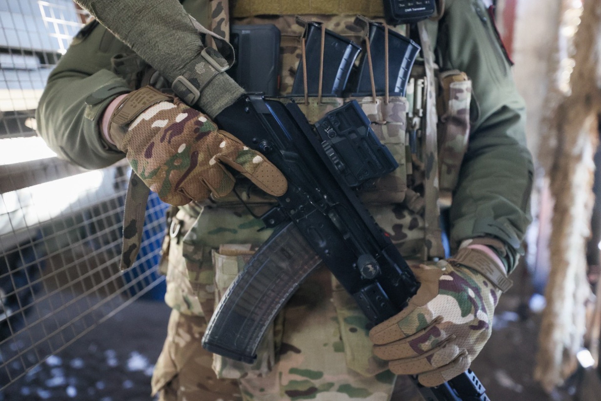 Мать Ярашева рассказала, что сын прятался в ангаре под обстрелами