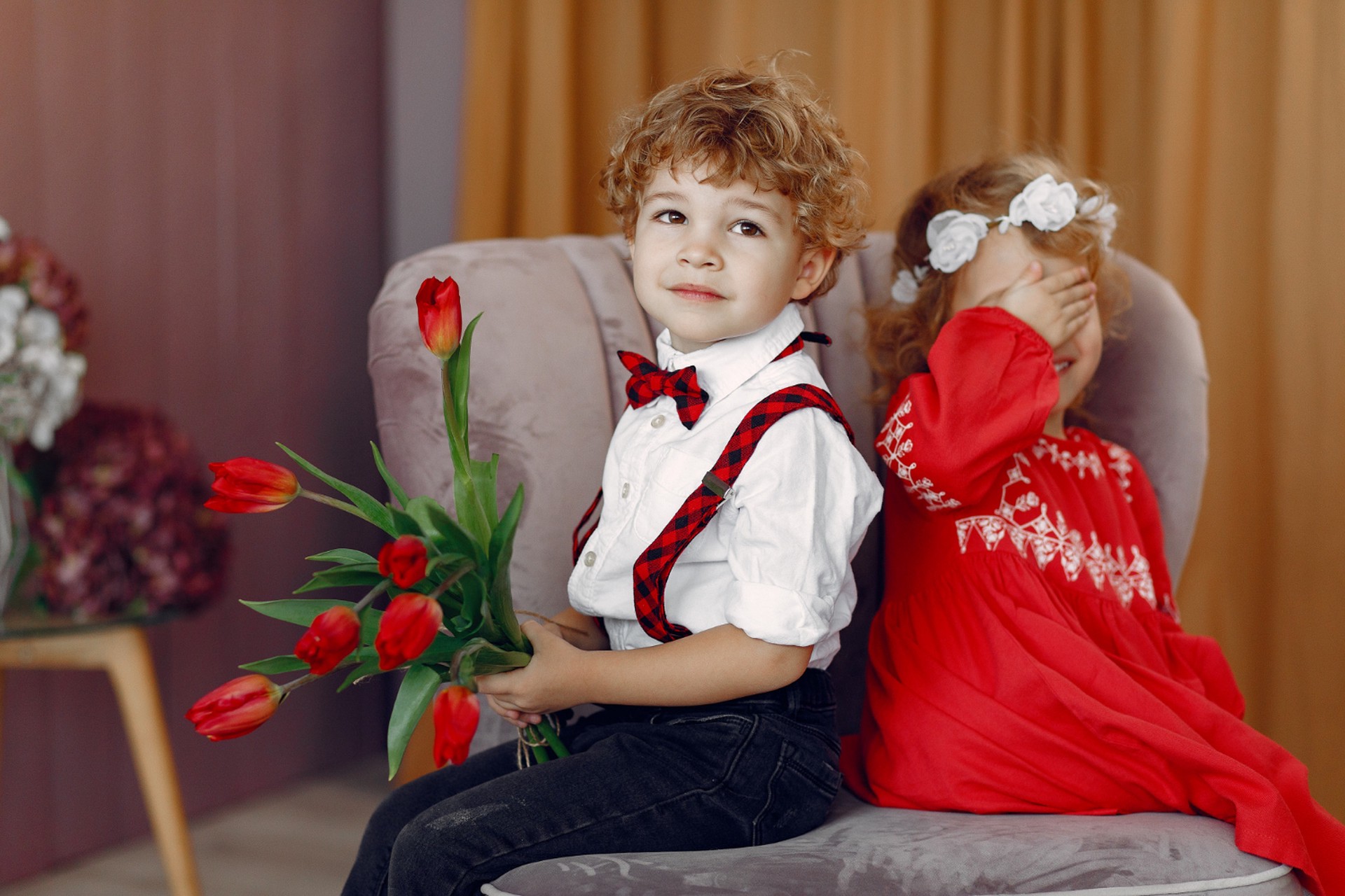 Игрушечные свадьбы вызвали спор о семейных ценностях