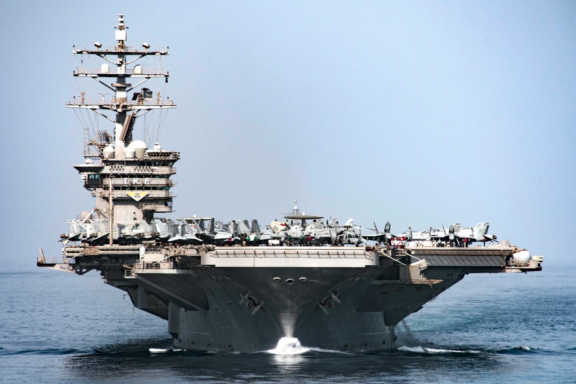 КСИР сообщил о поражении авианосца США Abraham Lincoln