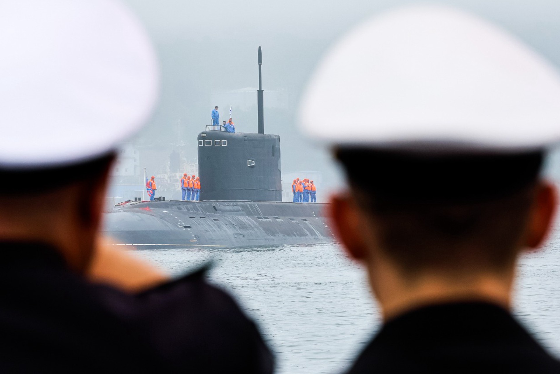 «Семь футов под килем»: традиции Дня моряка-подводника в России