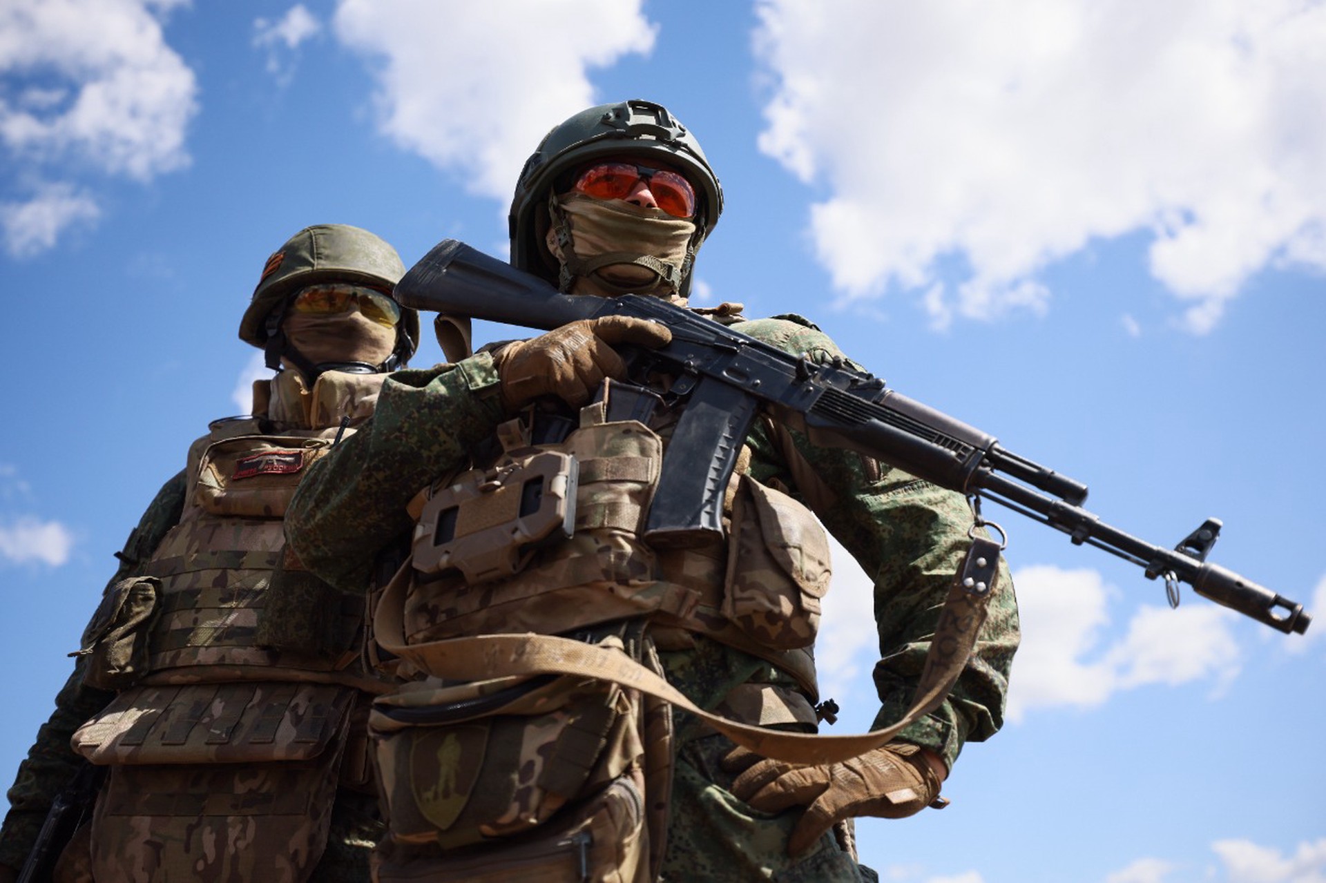 Не влезай – убьем: что России даст возможность защищать граждан за рубежом силами армии