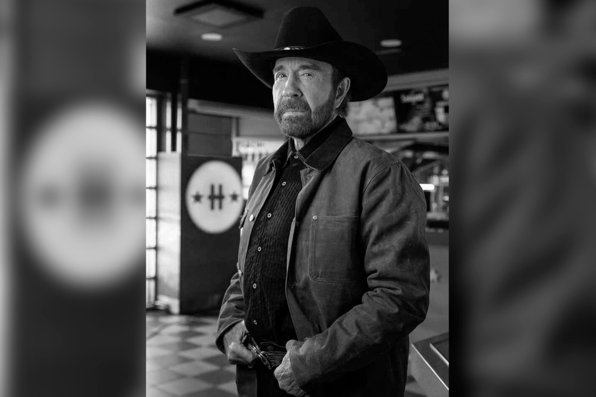 Умер легендарный актер Чак Норрис