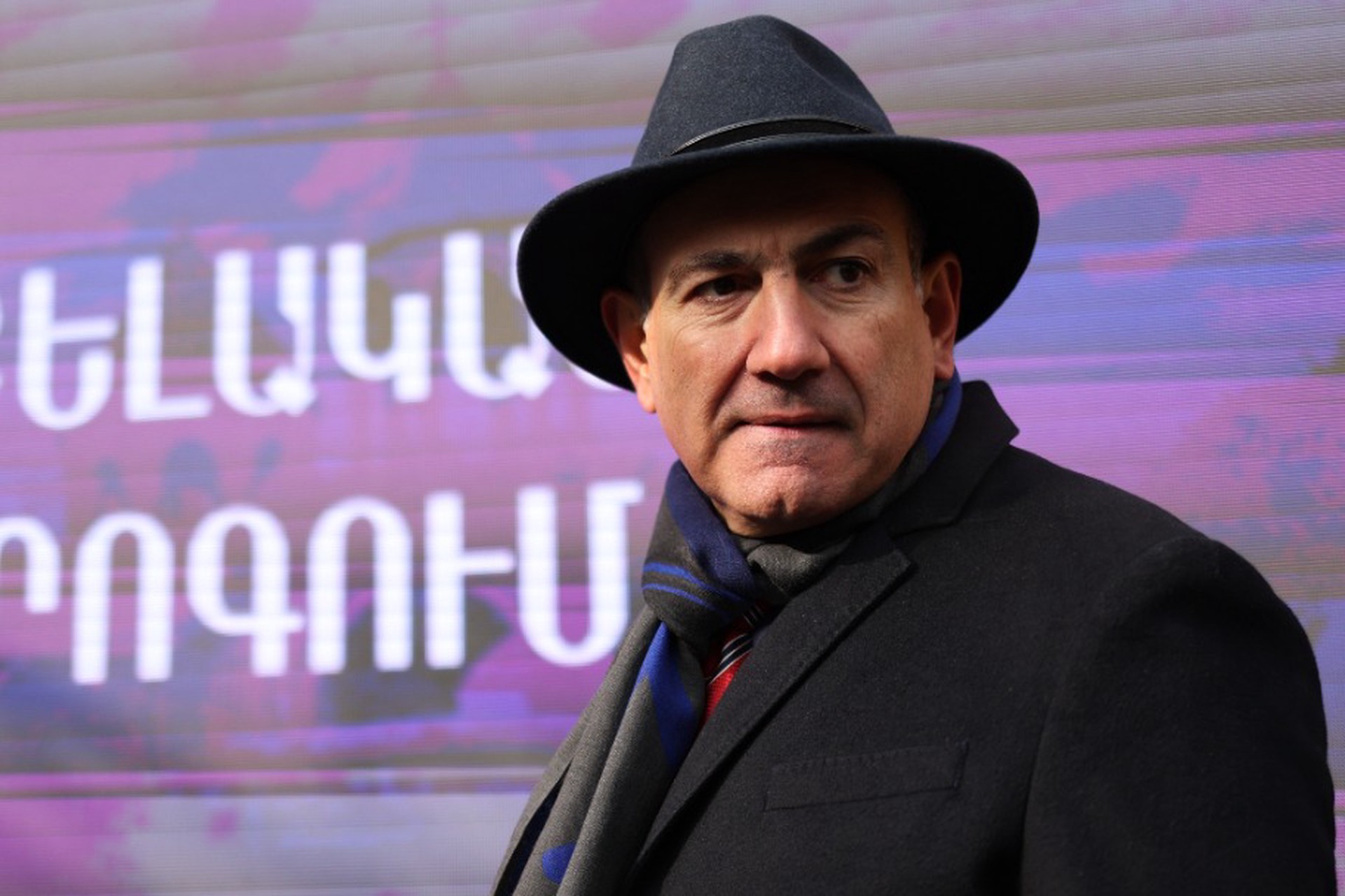 Снисхождение к народу: почему поездка Пашиняна на метро обернулась скандалом