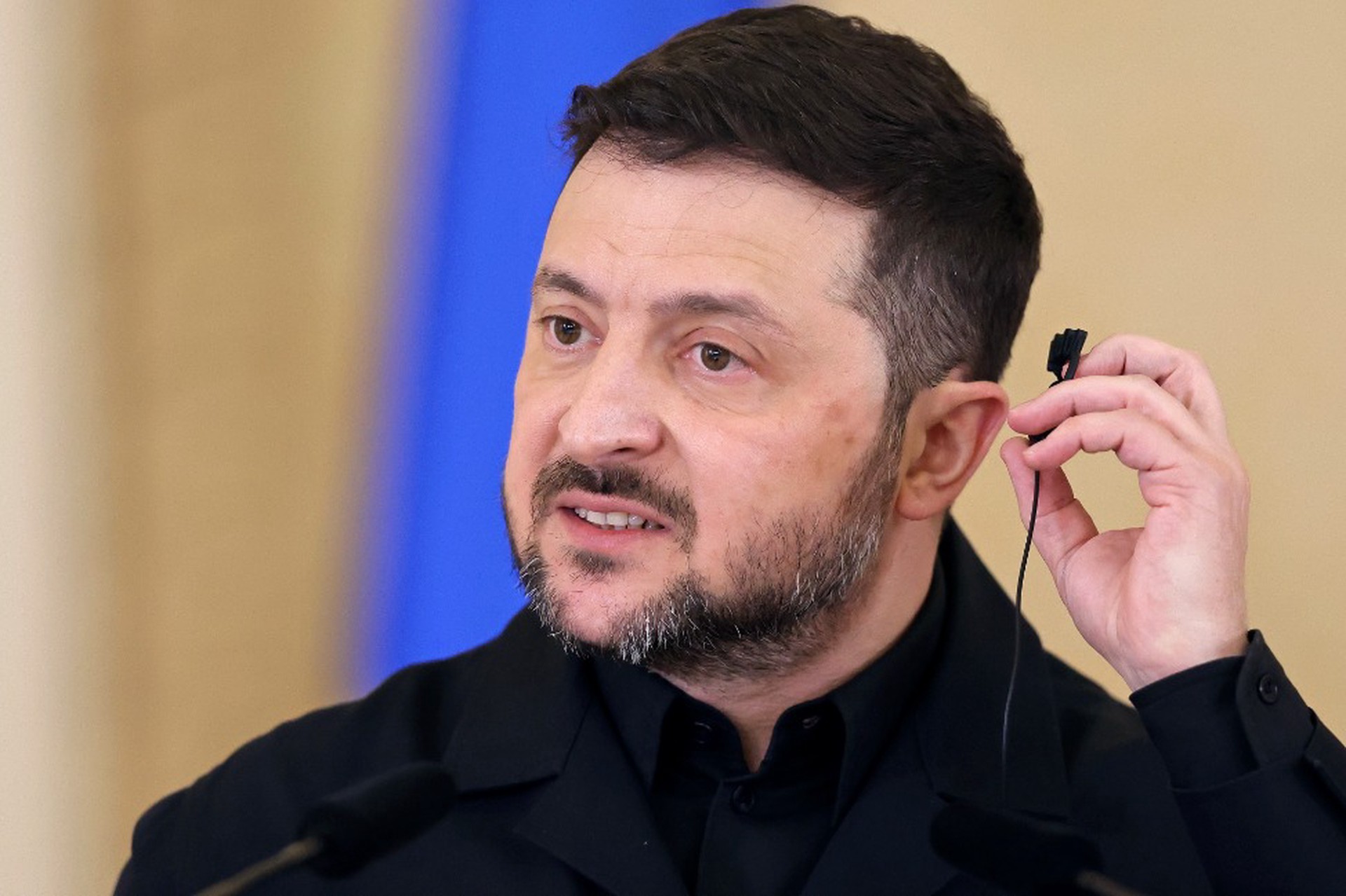 Зеленскому припомнили номер с игрой на рояле без рук