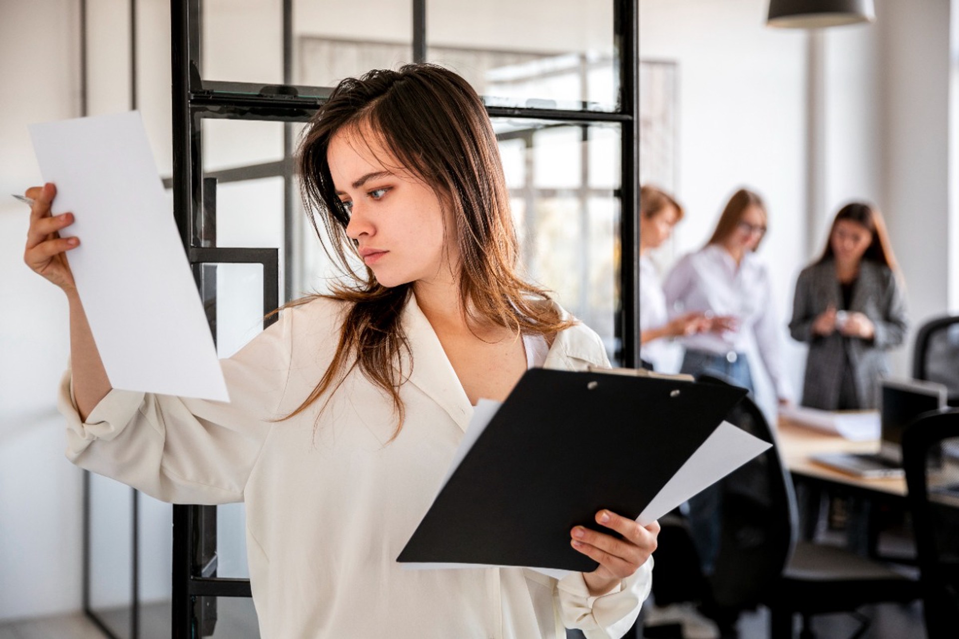 HR-эксперт назвал неочевидные сигналы от начальника, указывающие на скорое увольнение