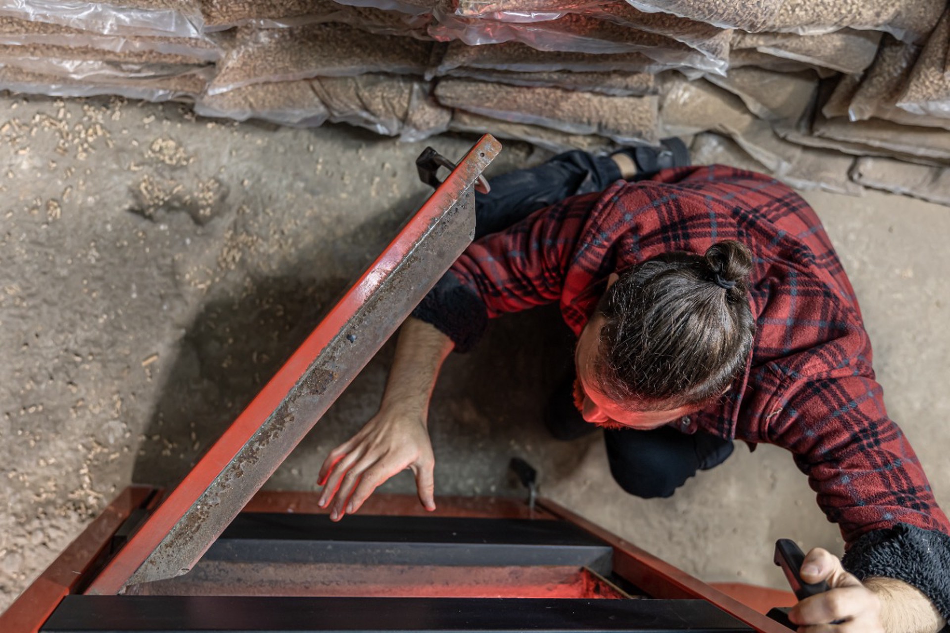 Как обустроить погреб в гараже: вентиляция, гидроизоляция, стеллажи