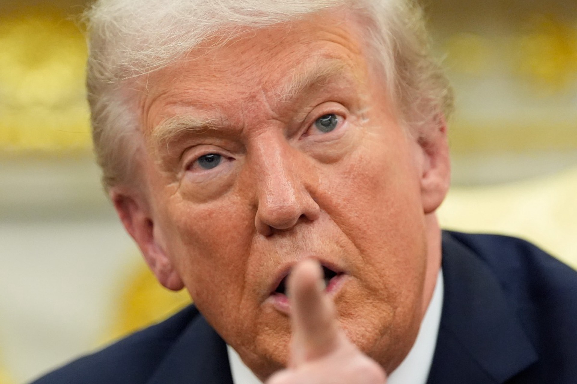 Король-блеф: почему Трамп уверяет Европу, что не станет вмешиваться в войну с Россией