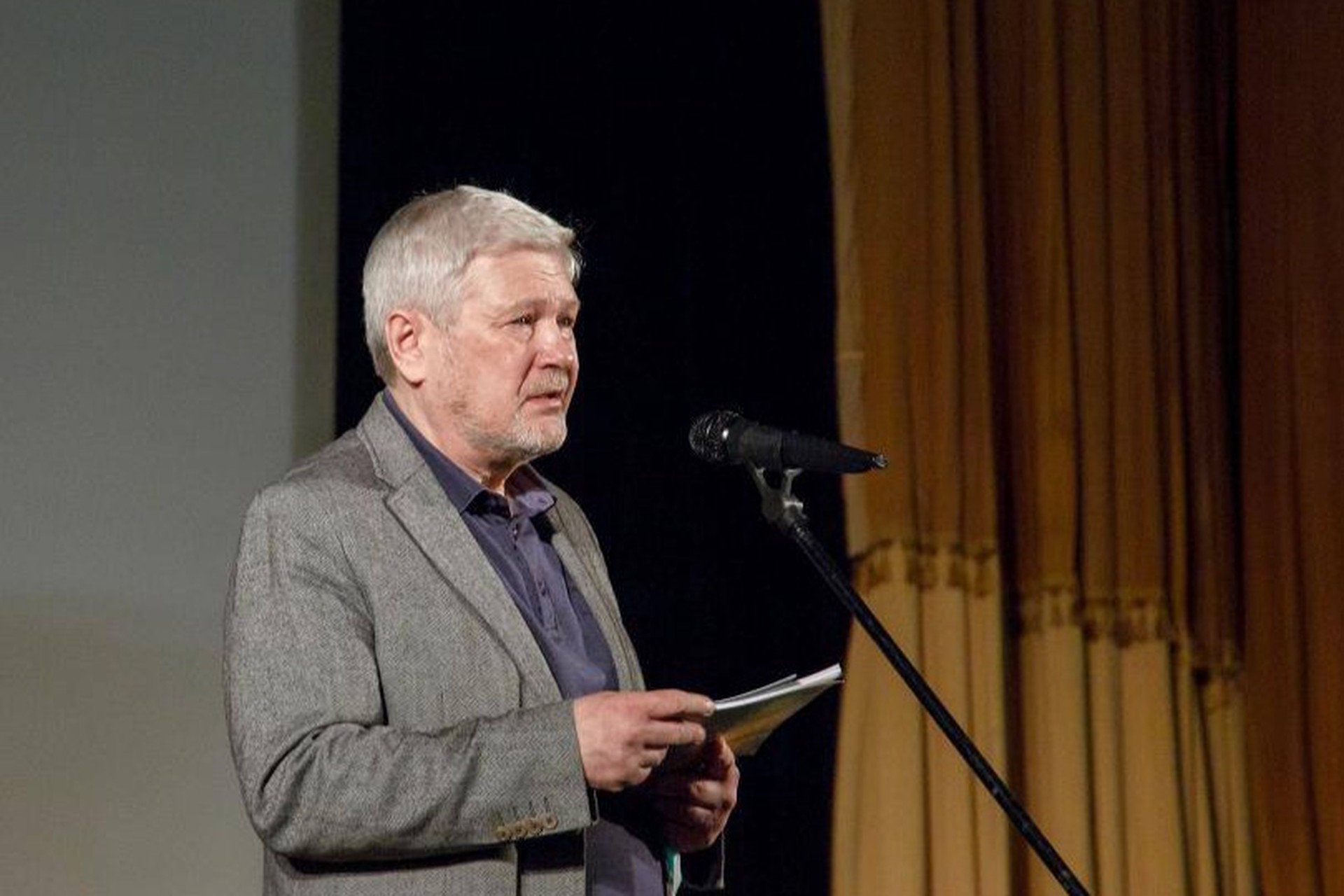 Известного режиссера госпитализировали с остановкой сердца