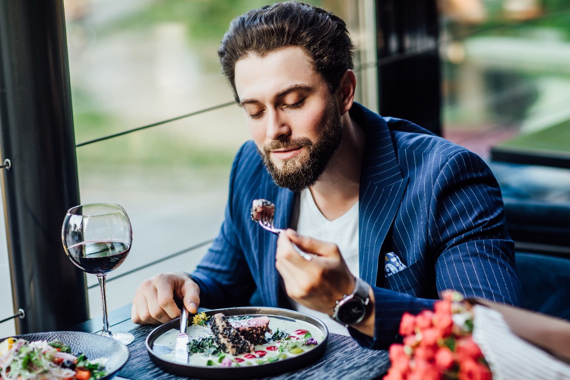 Отказаться от слова «кушать» посоветовали мужчинам