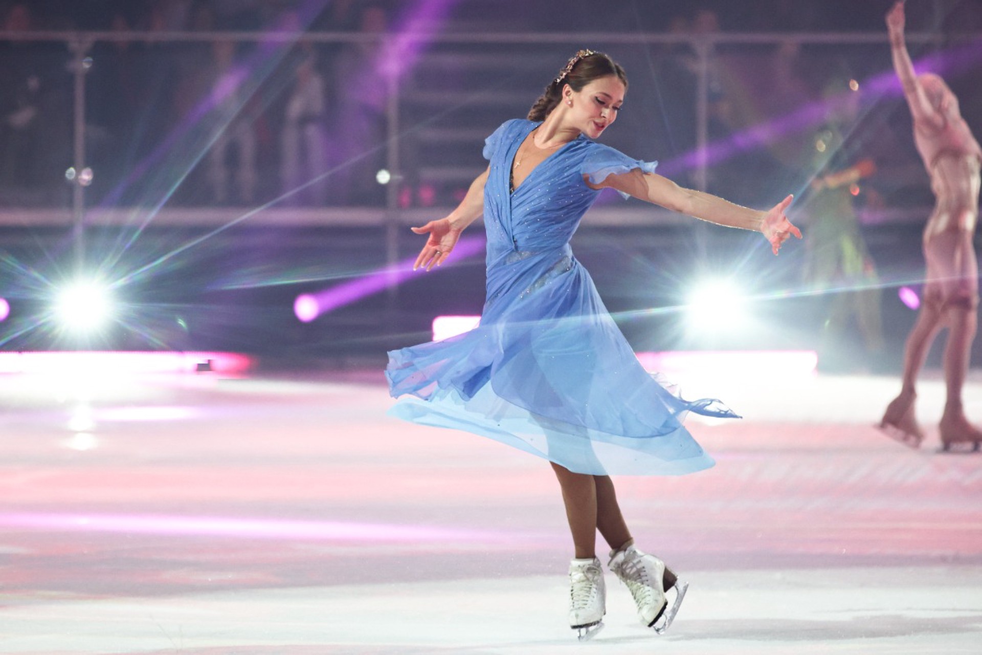 Синицина дала первый комментарий после жуткой травмы на шоу Навки 