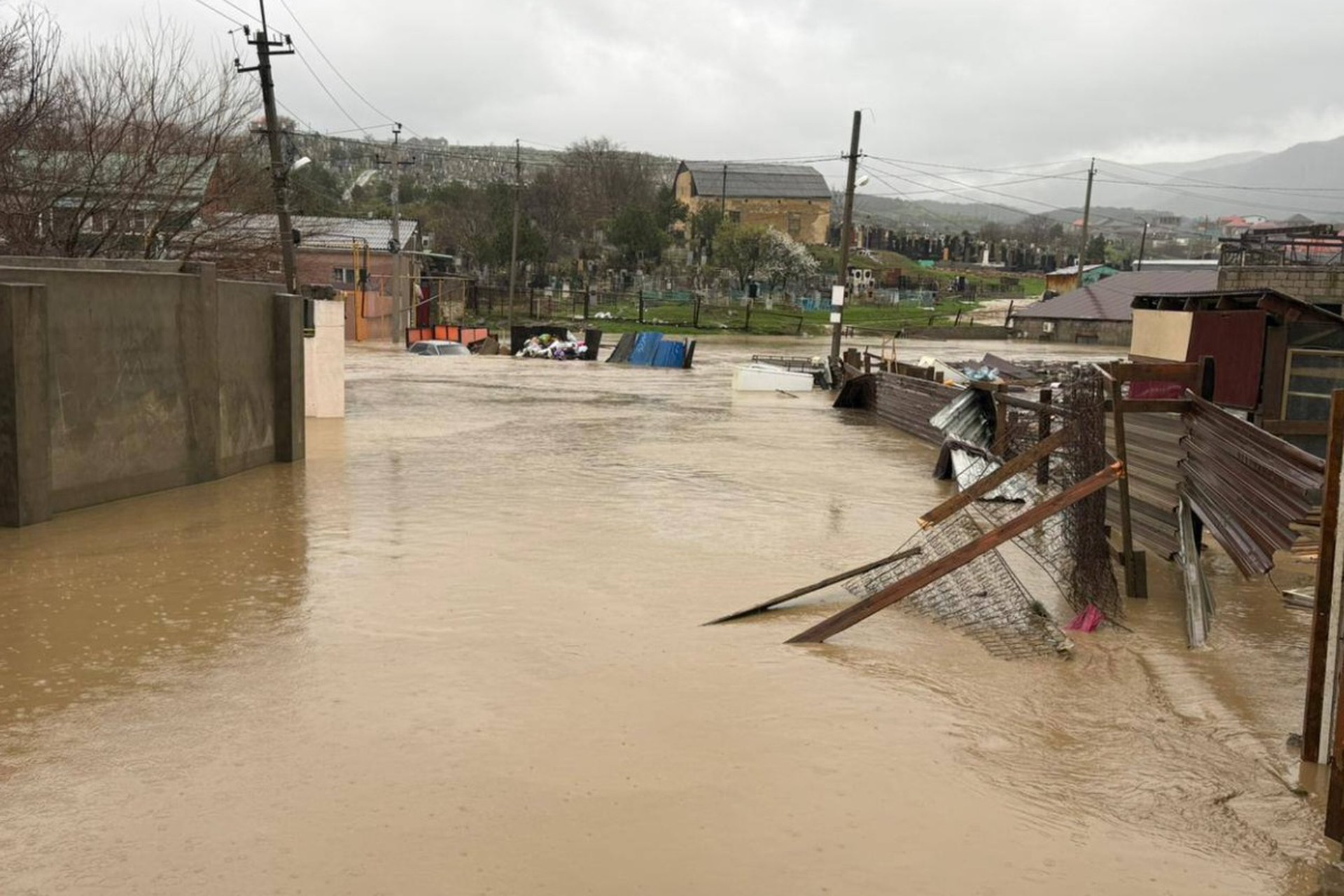 В Махачкале ввели режим ЧС из-за сильных дождей