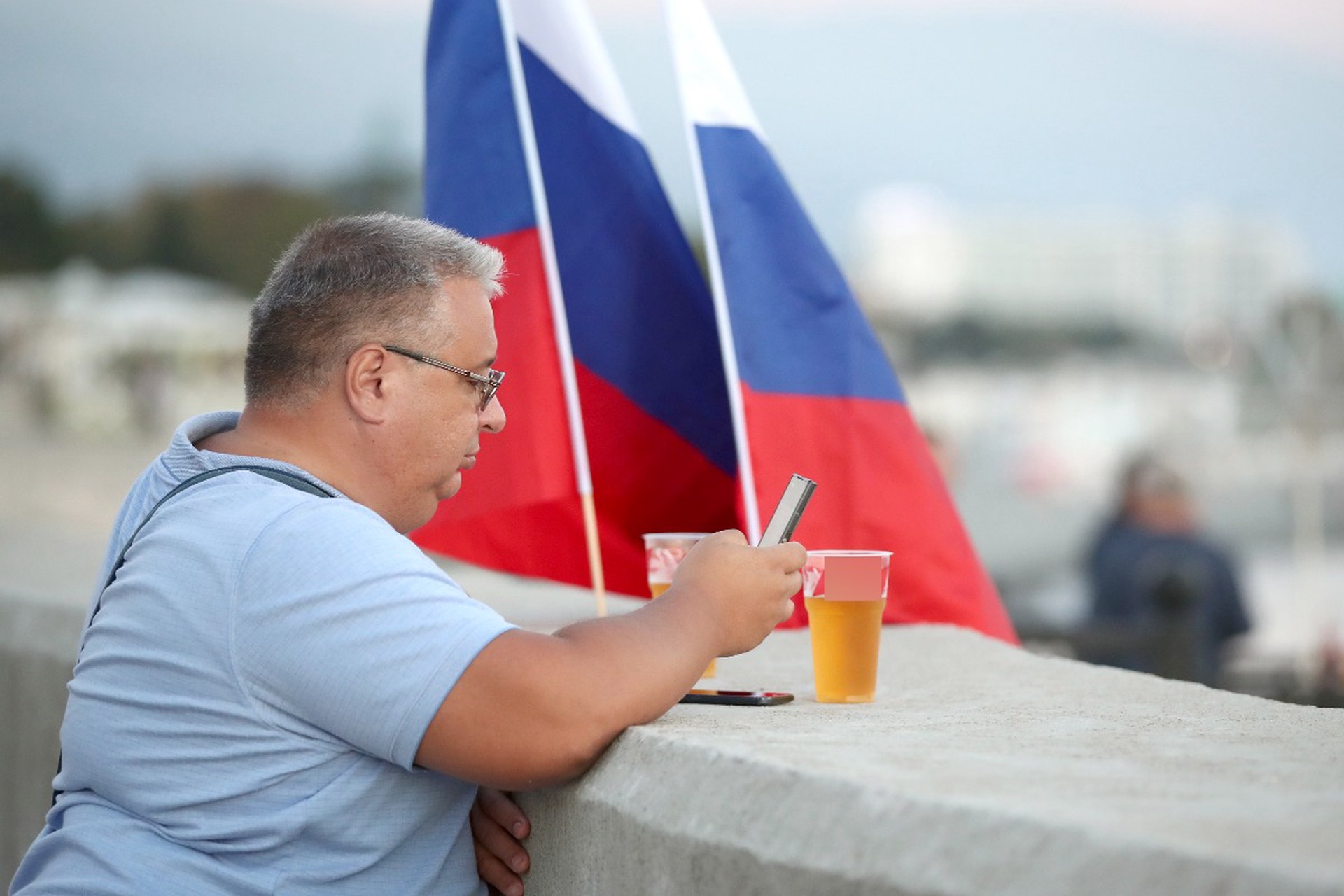 Возвращения пива на стадионы не будет в России