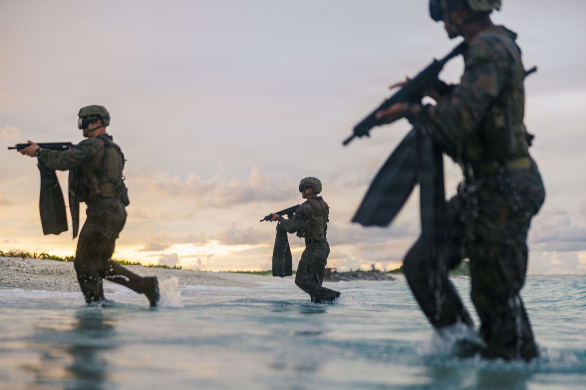 США перебросили тысячи морпехов на Ближний Восток