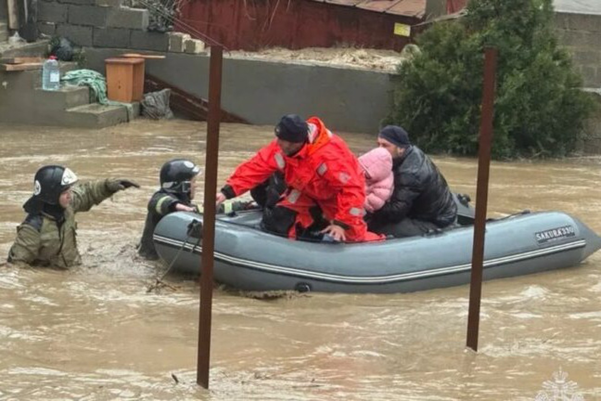 Более трех тысяч жителей Дагестана эвакуировали