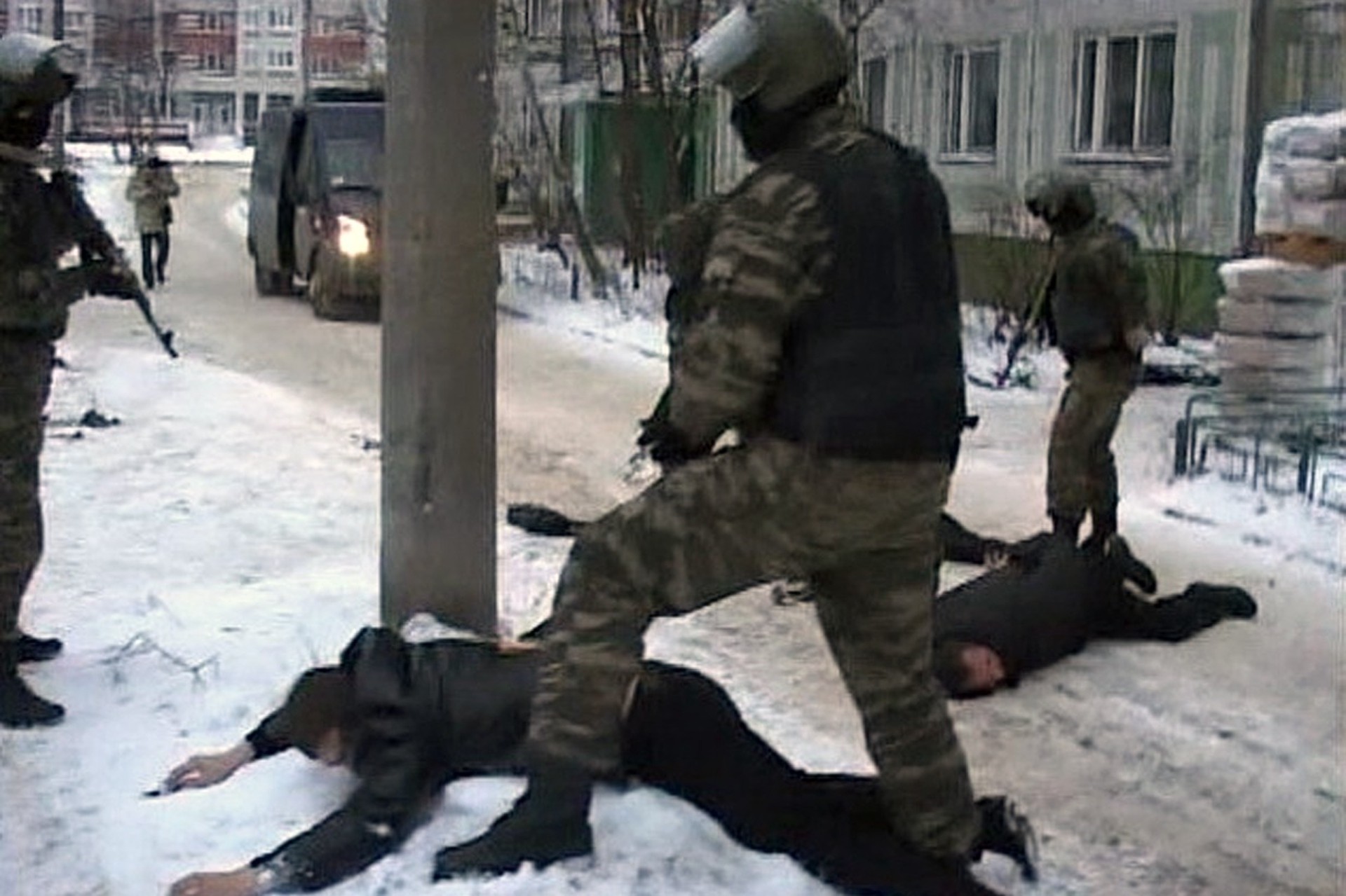 Криминальный бизнес 90-х: как ОПГ держали в заложниках экономику