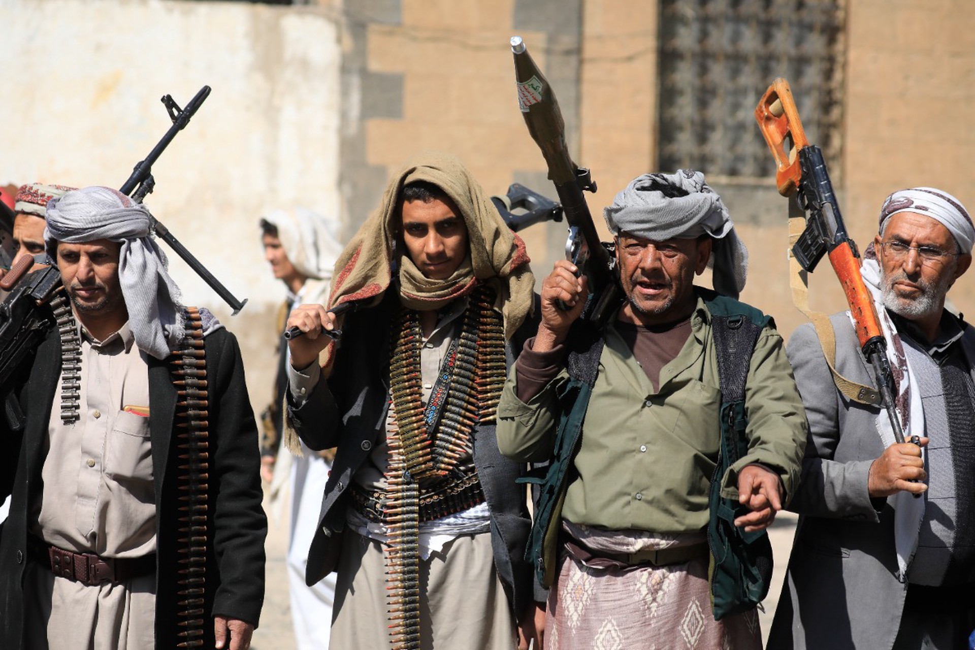 Натянутая страна: почему блокировка хуситами Баб-эль-Мандебского пролива чревата катастрофой