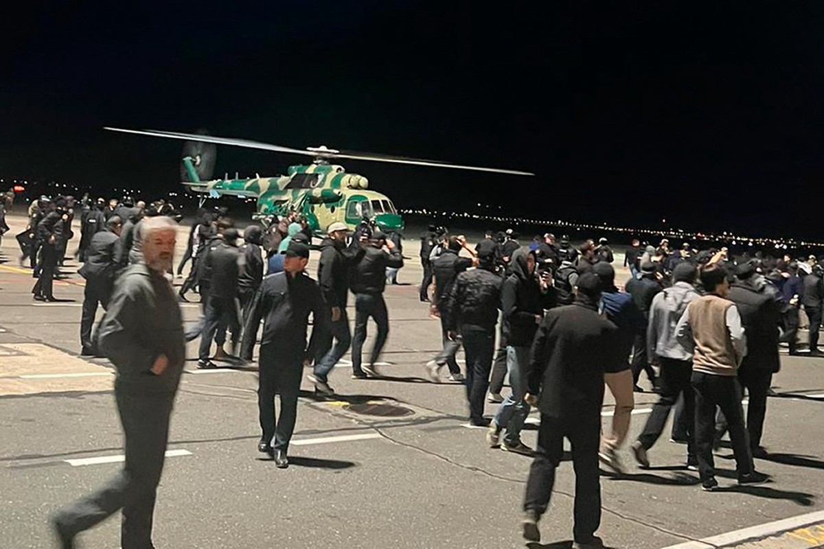 Оглашен приговор организаторам беспорядков в аэропорту Махачкалы