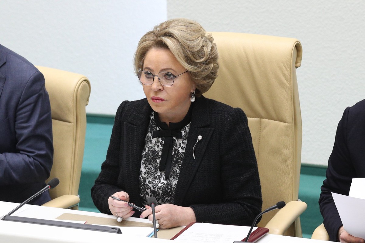 Матвиенко предложила приостановить действие закона о госзакупках