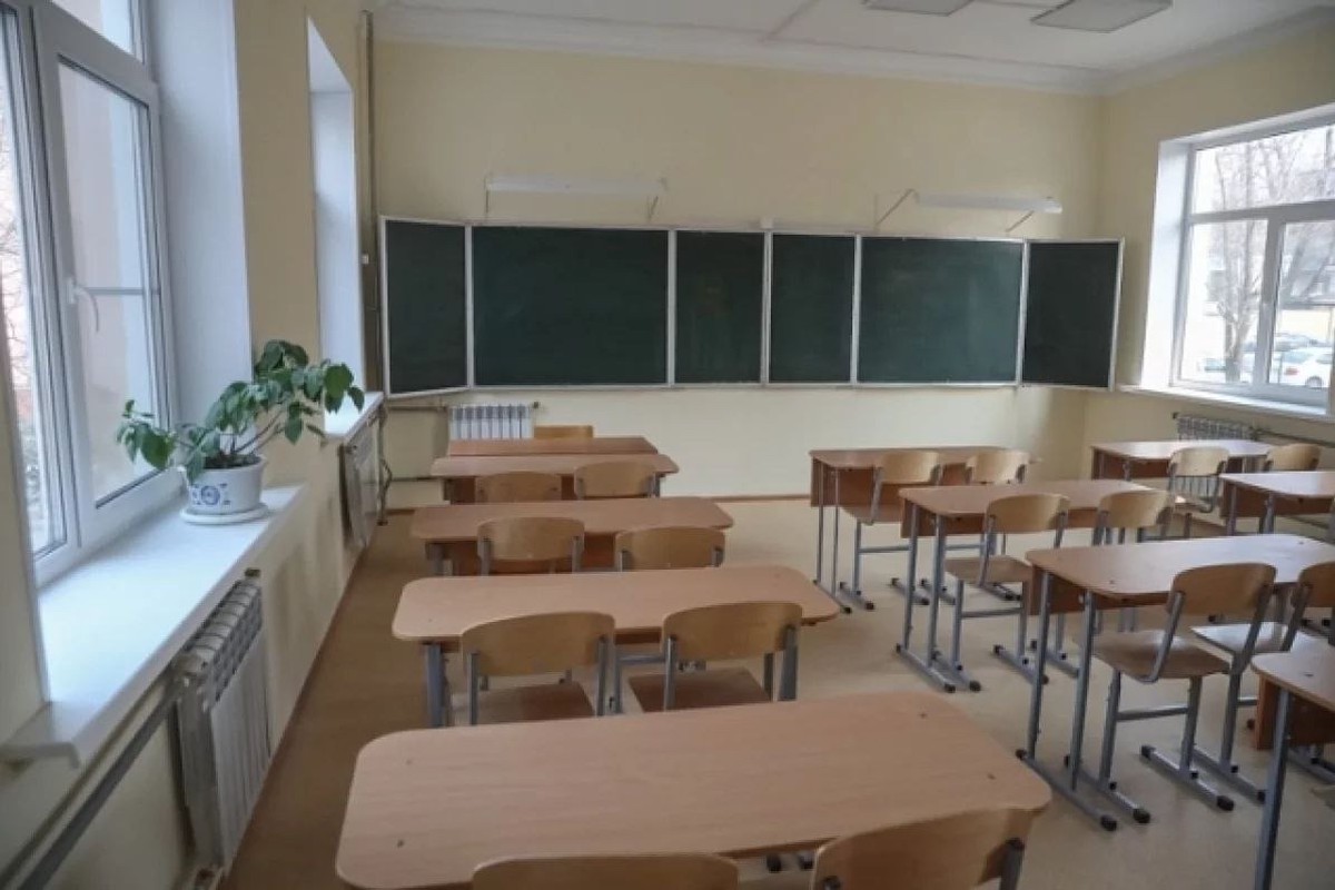 Стали известны подробности ЧП с обрушением балкона в школе