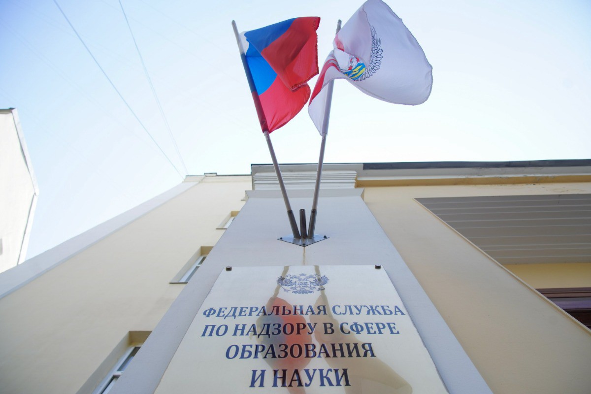 Заслуженный учитель России возмутился идеей отмены домашних заданий из-за ИИ