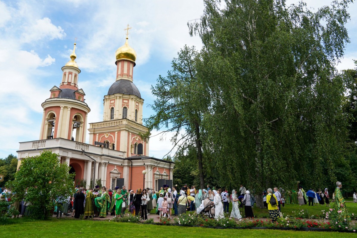 Как подготовиться к Троице: традиции и украшение дома зеленью