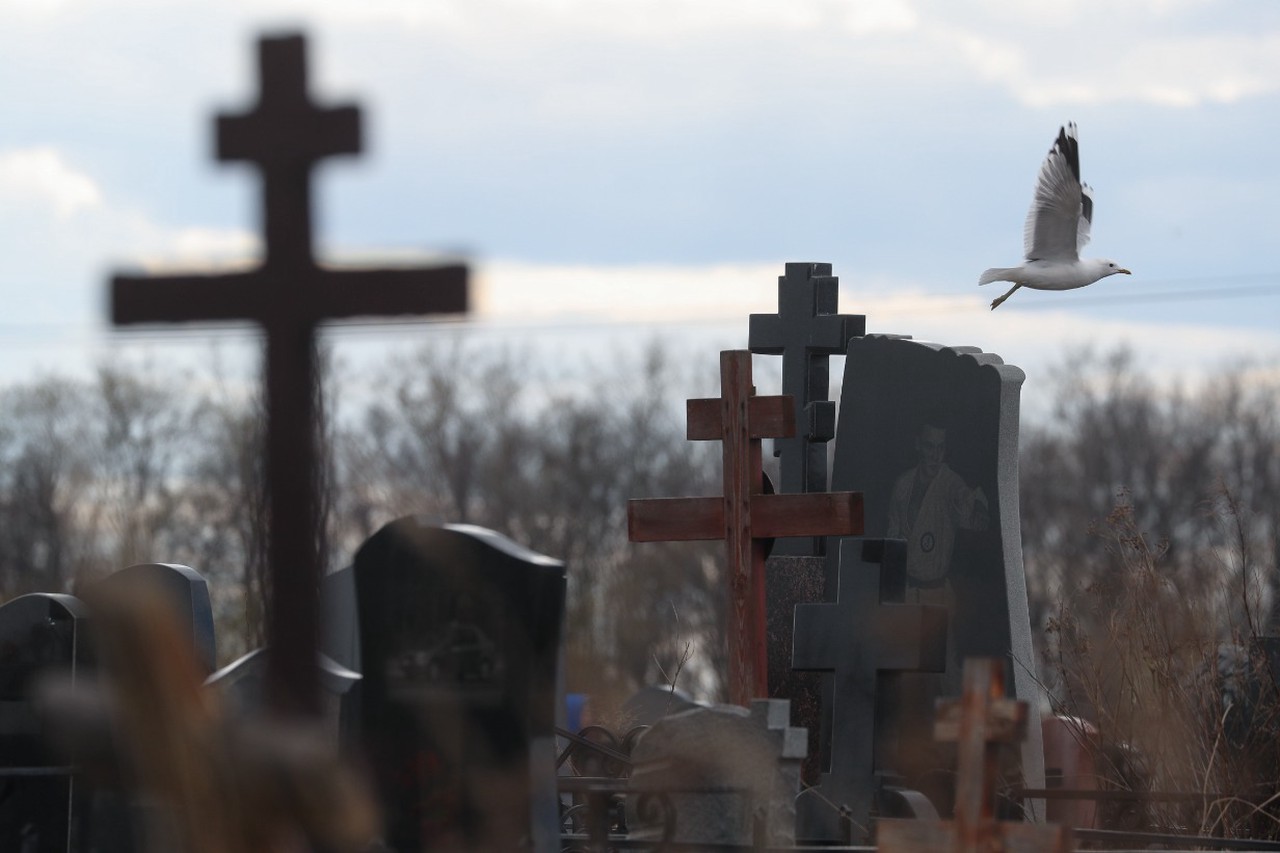 Радоница-2026: как правильно поминать усопших