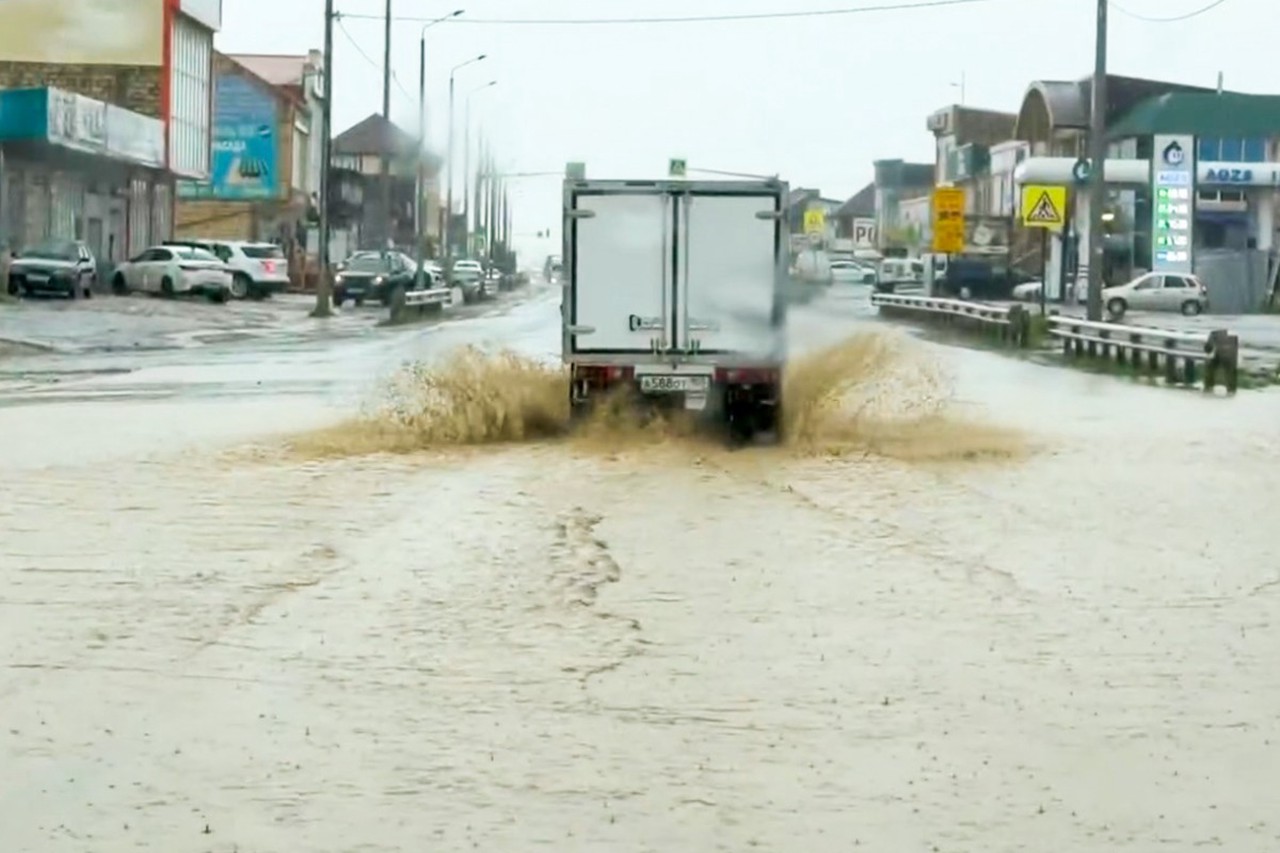 Ситуация в Дагестане: наводнения, обрушения и первые жертвы 