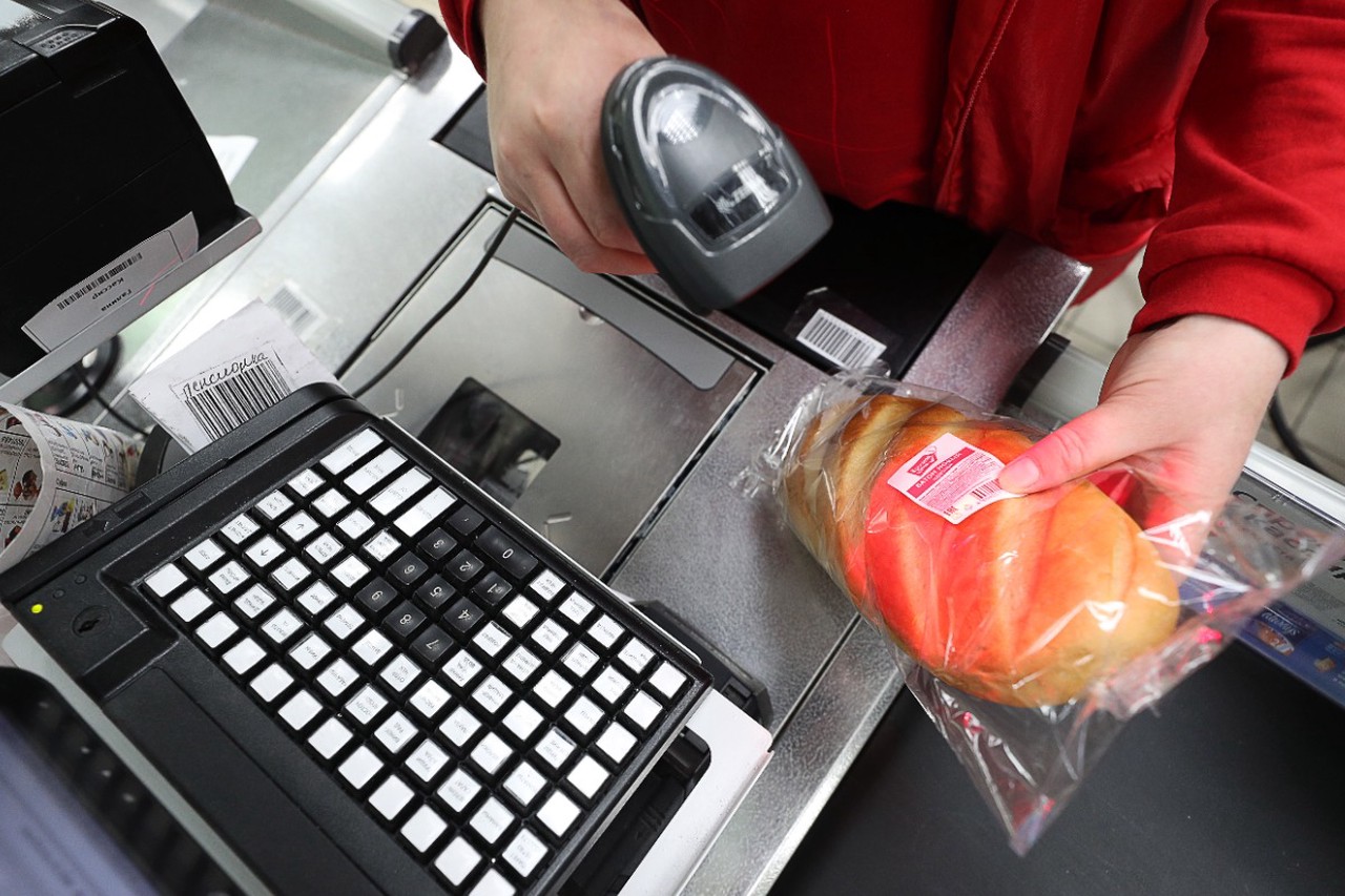 «Обнищала мадам! На МРОТ живет»: чиновницу из Красноярского края заподозрили в воровстве