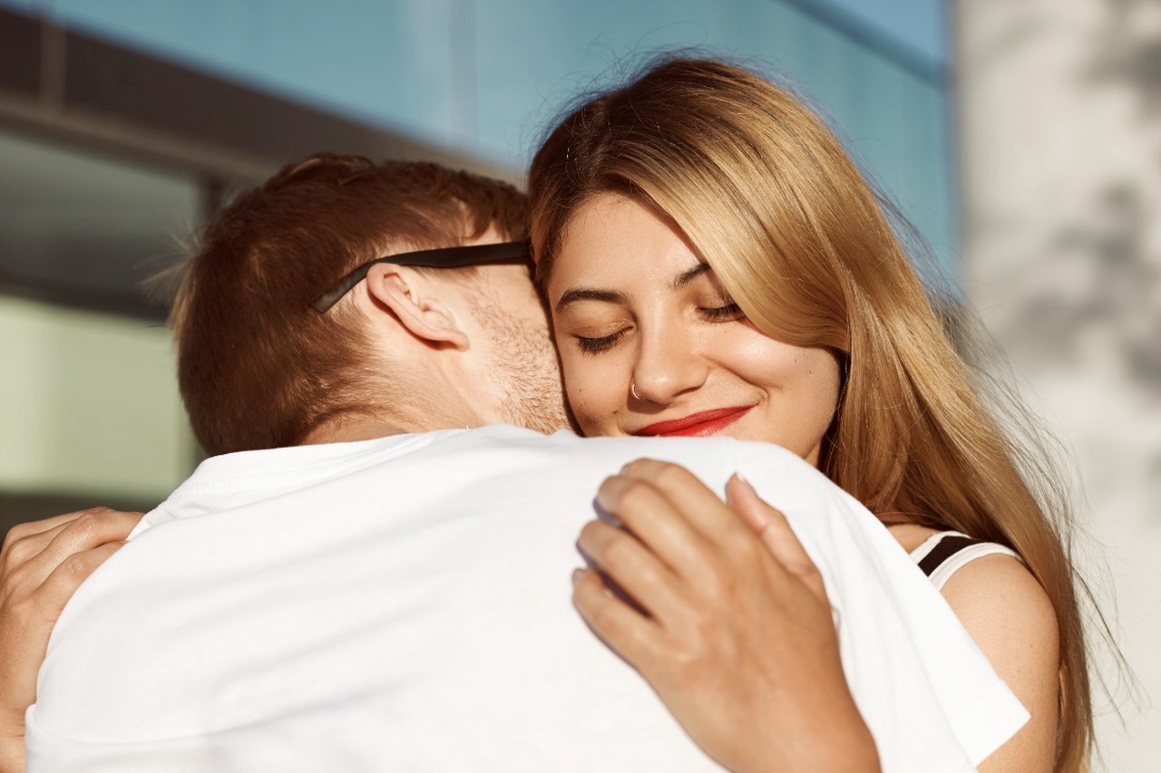 Любовный гороскоп на апрель-2026: отношения и романтика