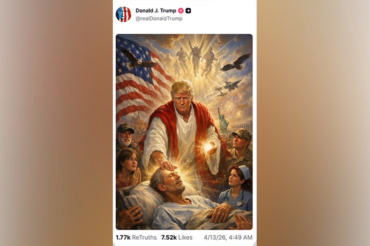 Религиовед объяснил, что хотел сказать Трамп своим фото в образе Христа