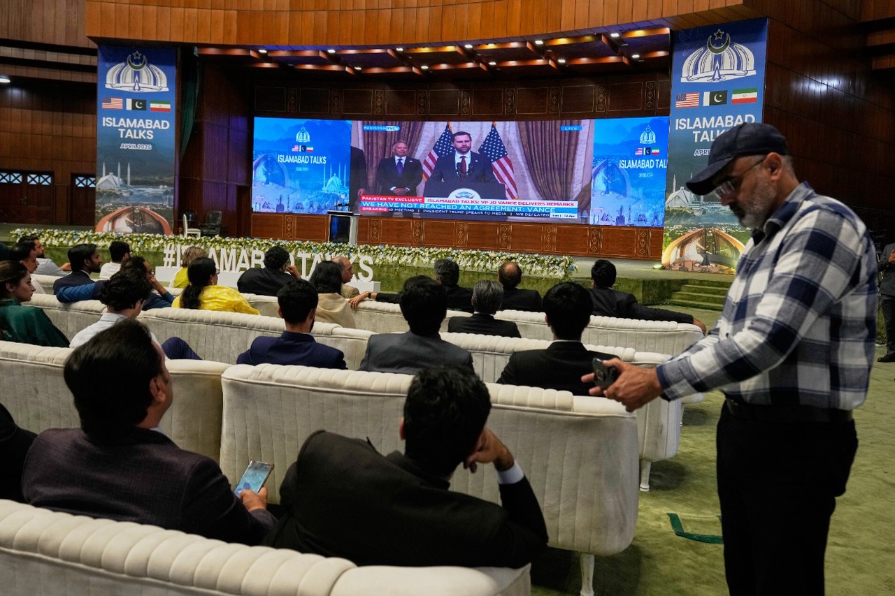 «Бури, детка, бури». США внезапно ударили по Китаю: немыслимый шаг Трампа во время «перемирия» с Ираном 