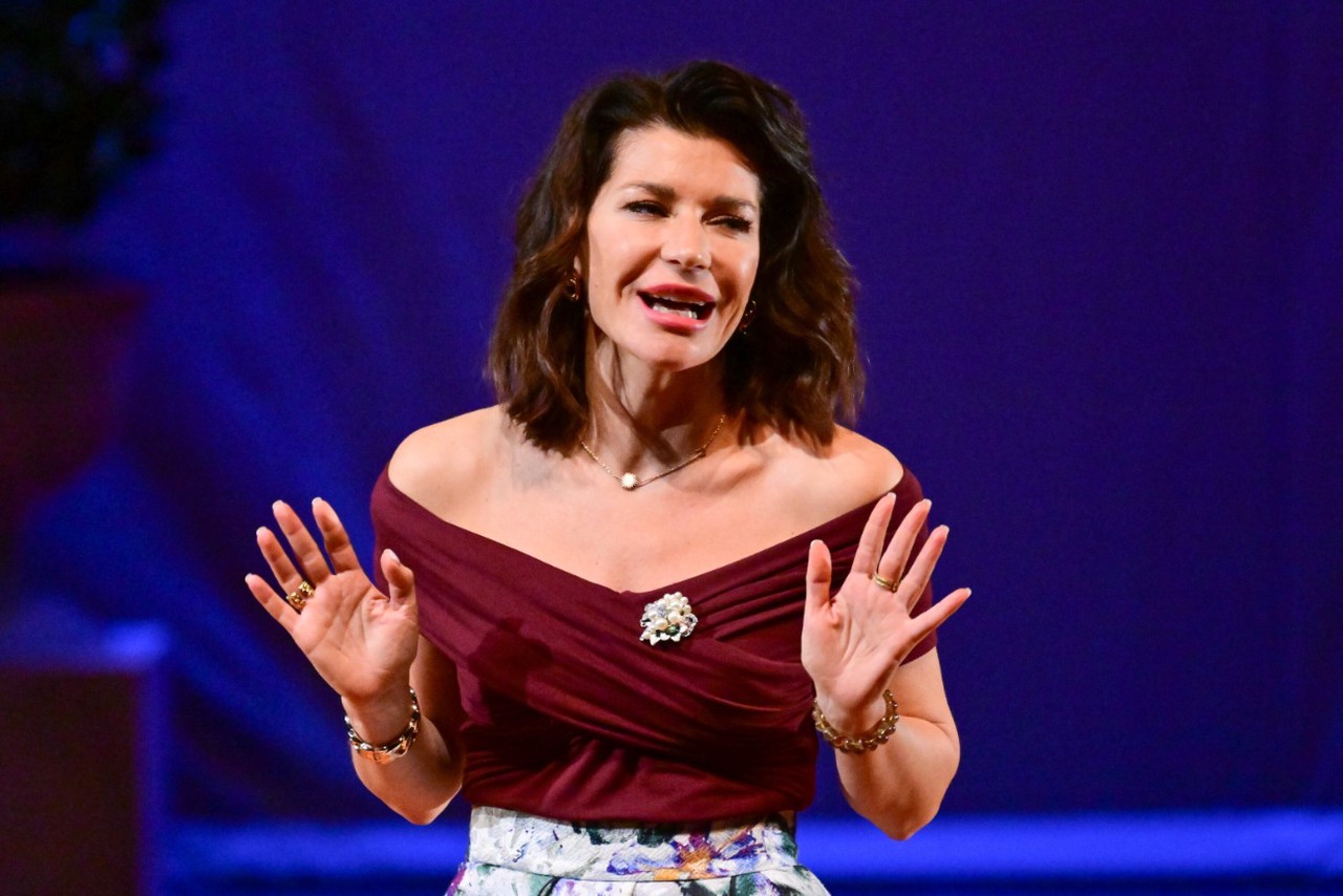 «Куда все катится?»: почему в Сети возмутились нарядами звезд на ММКФ