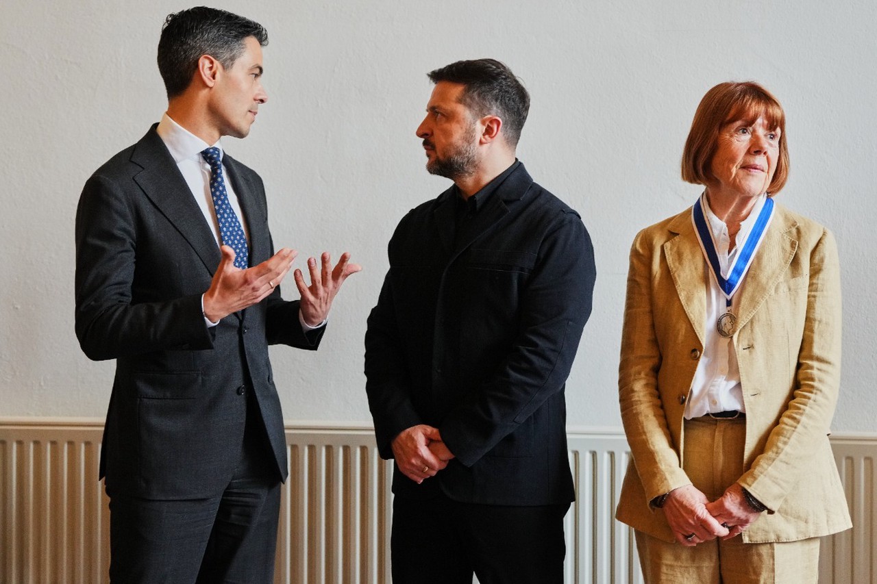 «Уберите детей». Зеленский говорит на языке сатаны и смешит весь мир: коллекция провалов киевского лидера       