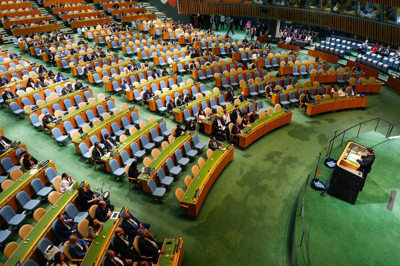 «Уберите детей». Зеленский говорит на языке сатаны и смешит весь мир: коллекция провалов киевского лидера       