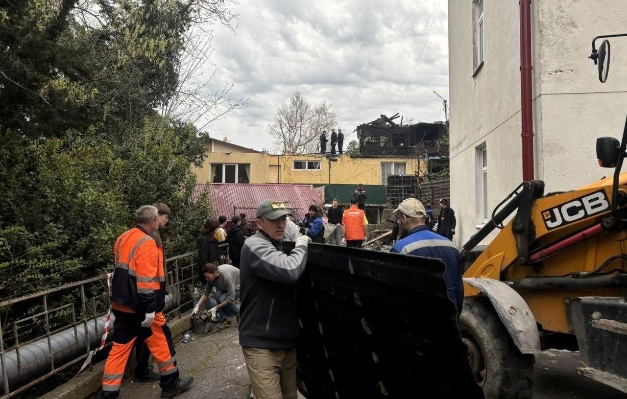 «Нефтяной дождь», мощный пожар в порту и смерть детей: что известно об адских ударах по Туапсе