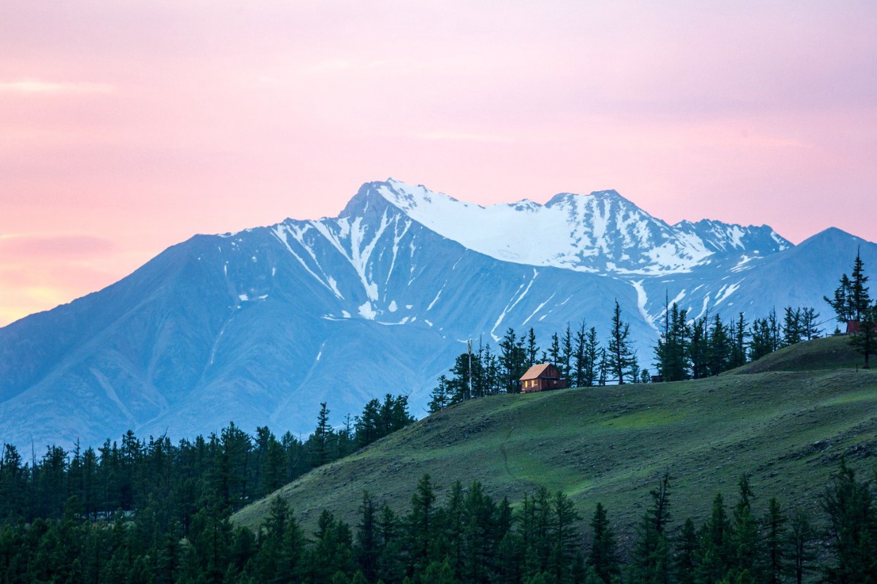Загадочная записка и три трупа: что на самом деле произошло при спуске туристов с горы в Бурятии