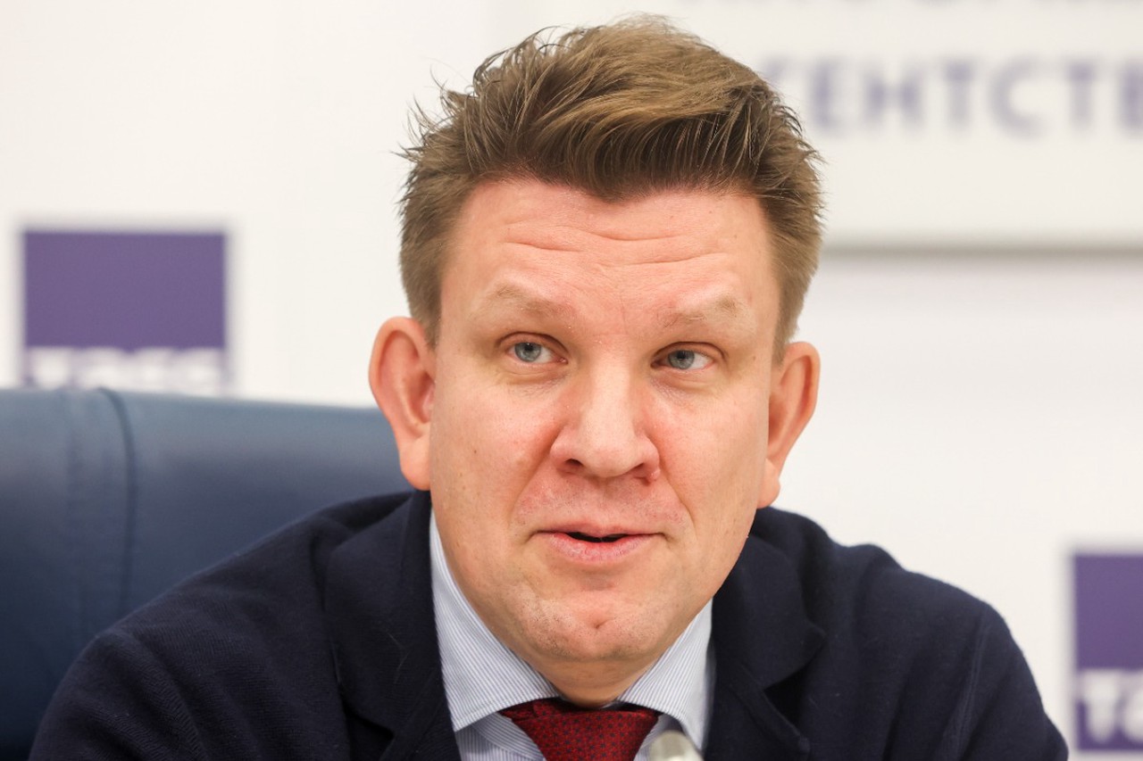 «Эксмо» трясут за ЛГБТ*-книги: обыски в Москве, задержание гендиректора