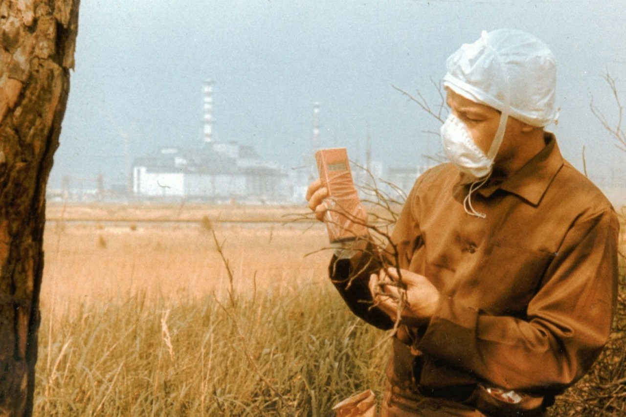 Жизнь без смеха, радиоактивные грибы и рыбы-мутанты: мифы об аварии на Чернобыльской АЭС