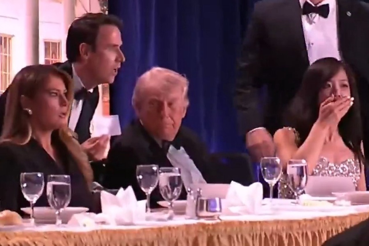 «Укокошат рыжего»: третья пуля в сантиметре от Трампа – учитель с дробовиком почти довел дело до конца