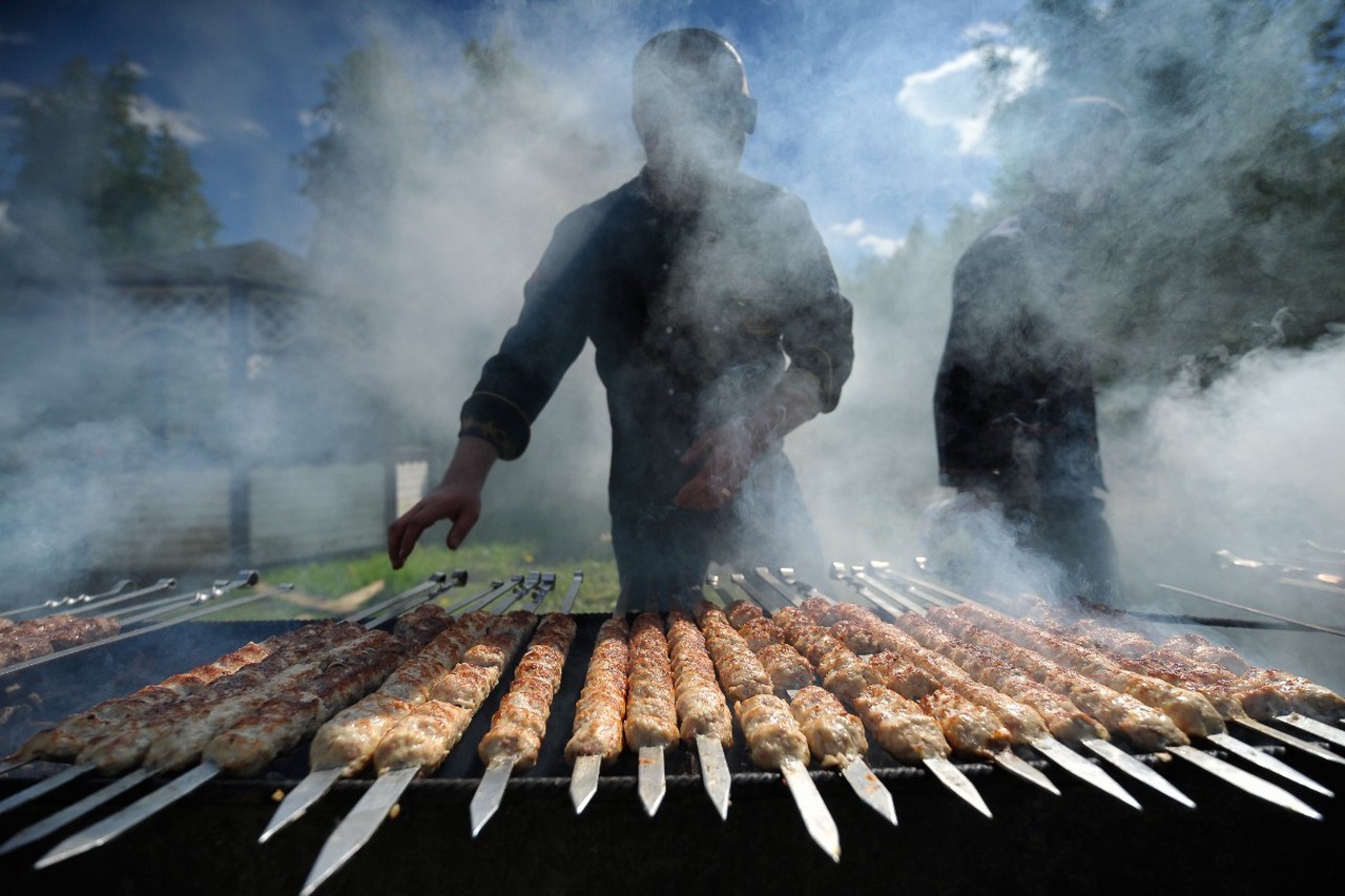 Шашлыки на майские: три рецепта маринада, которые не подведут