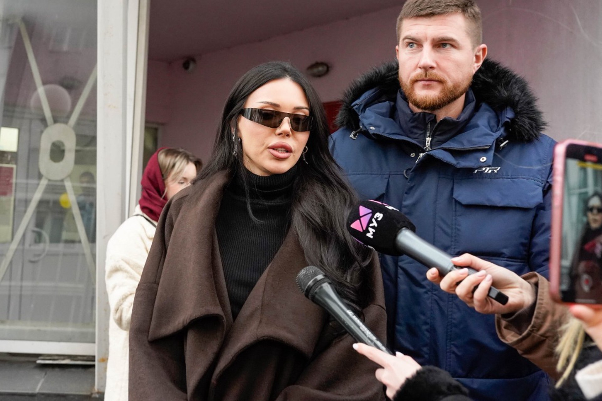 Адвокат Самойловой рассказал, какие машины достались ей после развода с Джиганом