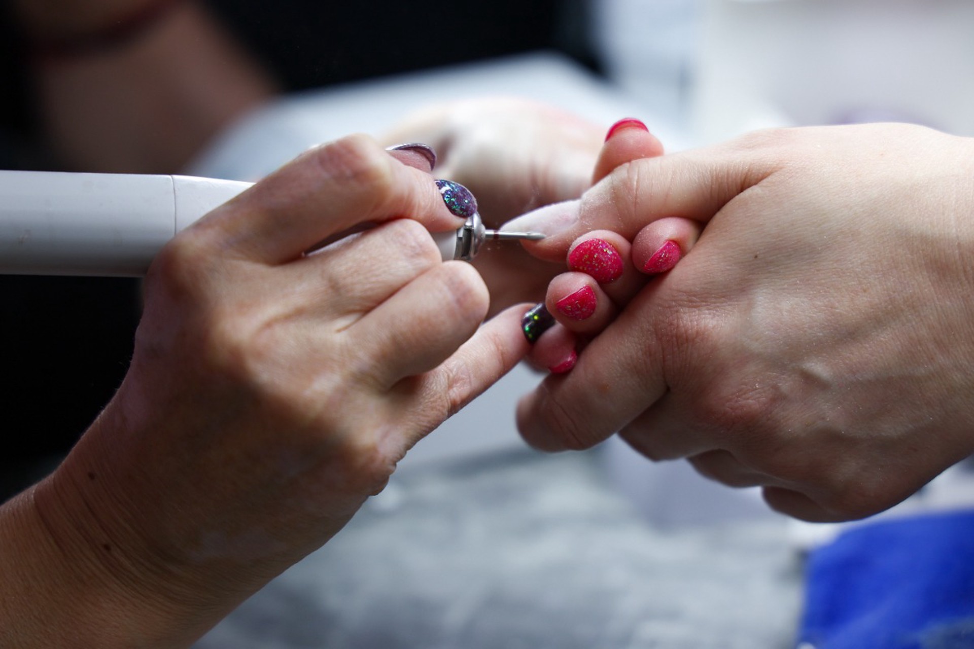 ГОСТ на маникюр и белый хлеб: какие нововведения ждут россиян с 1 апреля