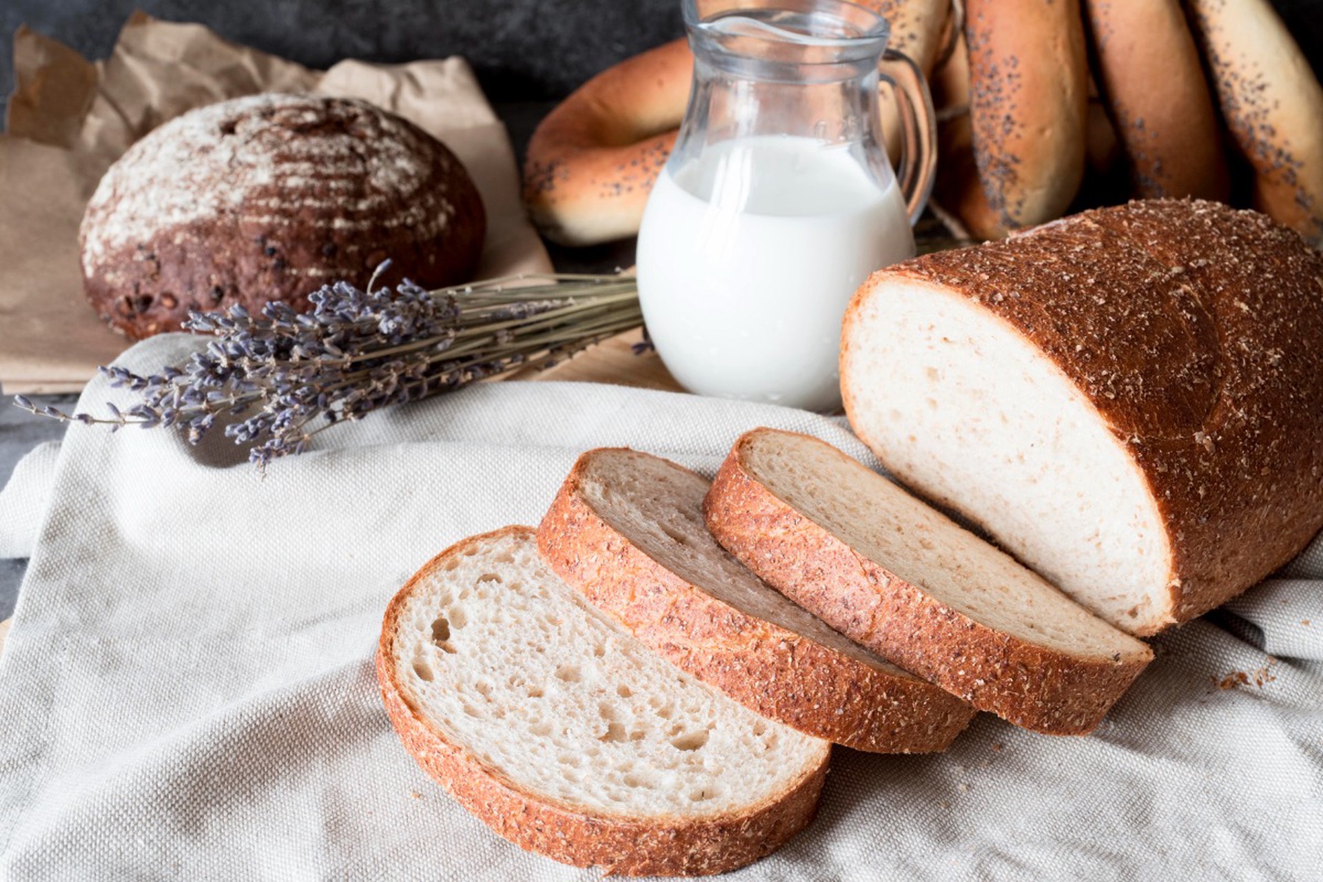 «Как ежей»: сказковед Дугенцова рассказала о правилах прикормки домового